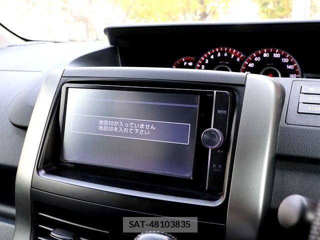 Toyota VOXY 2013-03 4051451-15