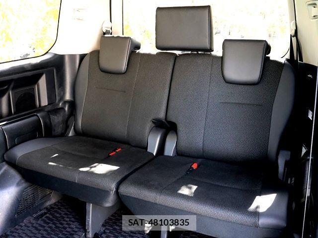 Toyota VOXY 2013-03 4051451-27
