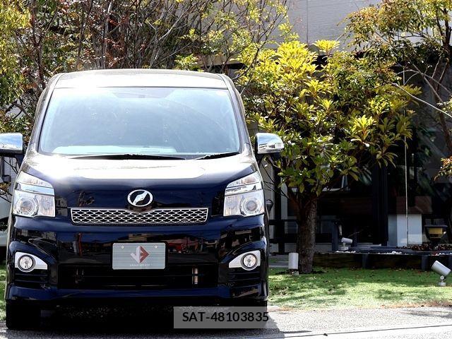 Toyota VOXY 2013-03 4051451-6