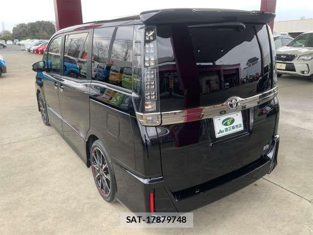 Toyota VOXY 2016-12 4177842-9
