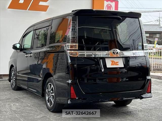 Toyota VOXY 2019-09 4333020-11