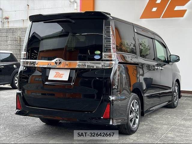 Toyota VOXY 2019-09 4333020-13