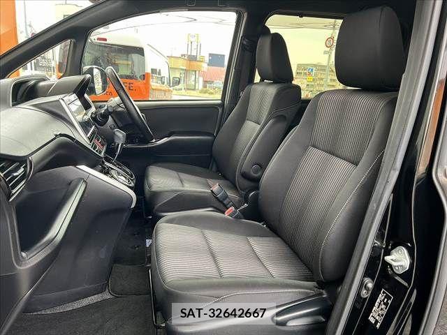 Toyota VOXY 2019-09 4333020-16