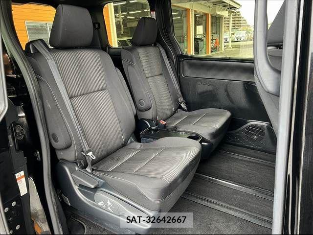 Toyota VOXY 2019-09 4333020-17