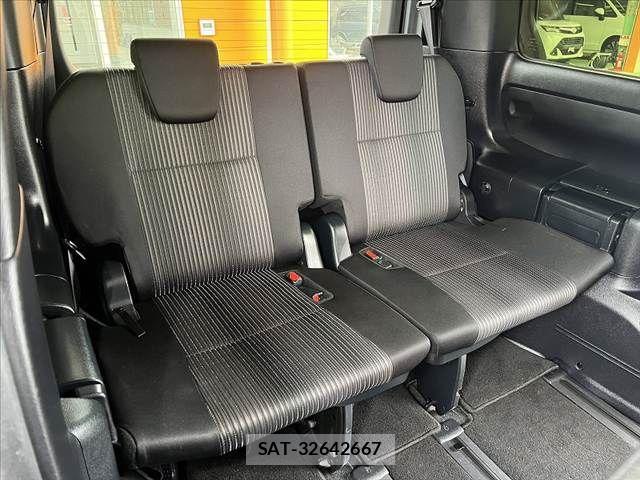 Toyota VOXY 2019-09 4333020-19