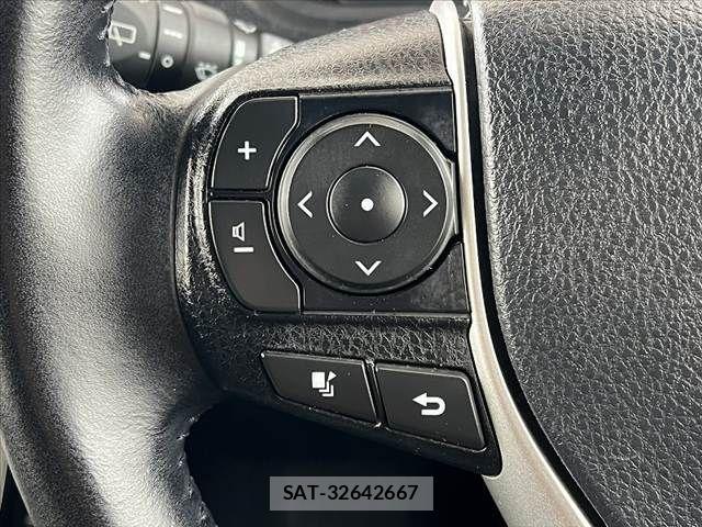 Toyota VOXY 2019-09 4333020-26