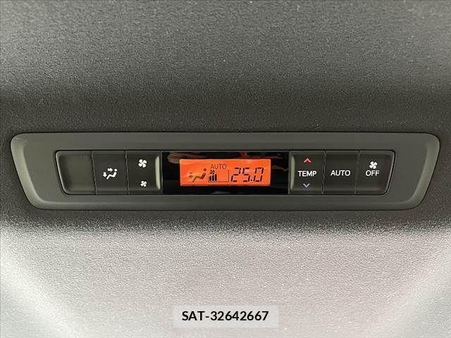 Toyota VOXY 2019-09 4333020-27