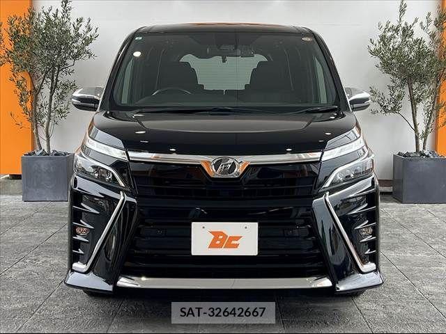 Toyota VOXY 2019-09 4333020-8