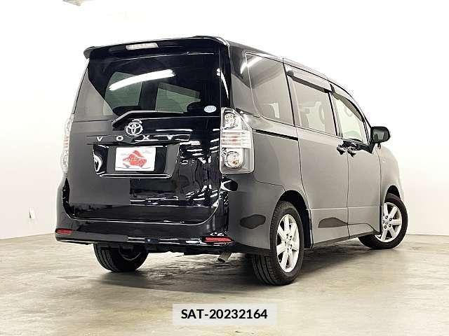Toyota VOXY 2007-10 4333083-2