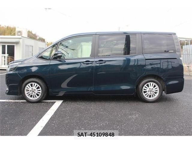 Toyota VOXY 2016-03 4395767-13