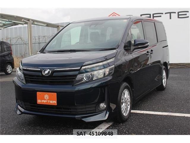 Toyota VOXY 2016-03 4395767-14