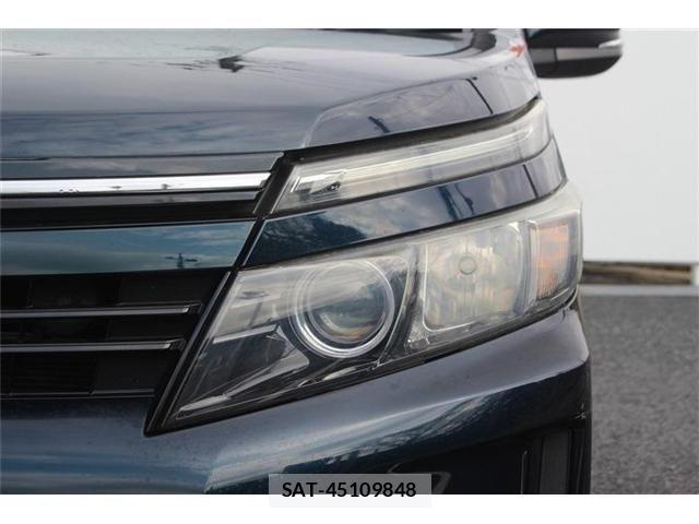 Toyota VOXY 2016-03 4395767-17