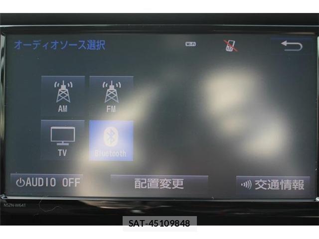 Toyota VOXY 2016-03 4395767-3