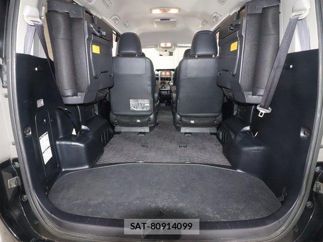 Toyota VOXY 2013-02 4424936-10