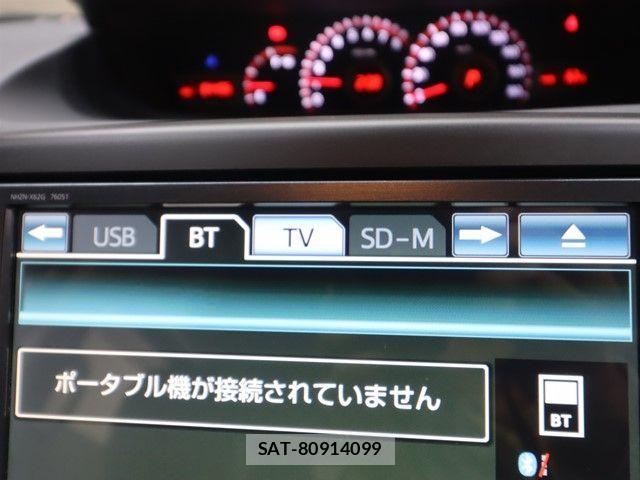 Toyota VOXY 2013-02 4424936-15