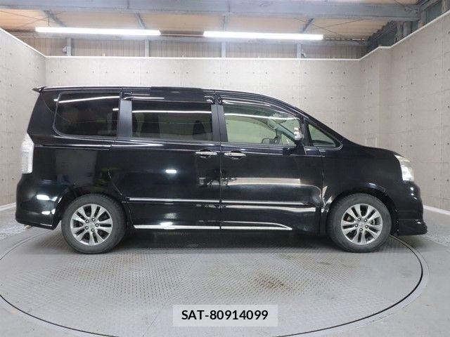 Toyota VOXY 2013-02 4424936-24