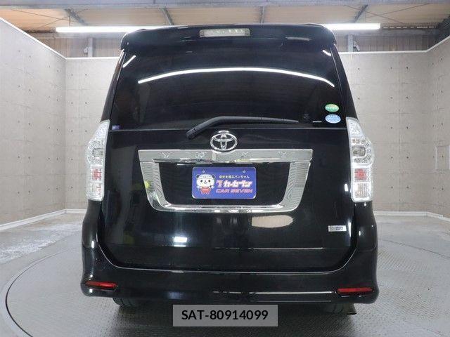Toyota VOXY 2013-02 4424936-25