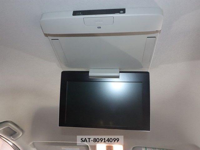 Toyota VOXY 2013-02 4424936-5