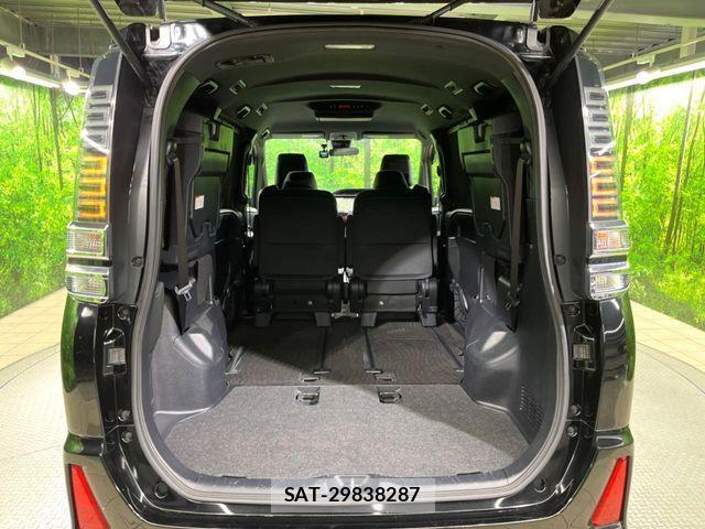 Toyota VOXY 2018-02 4604254-10