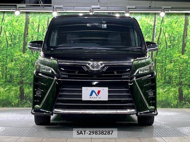 Toyota VOXY 2018-02 4604254-14