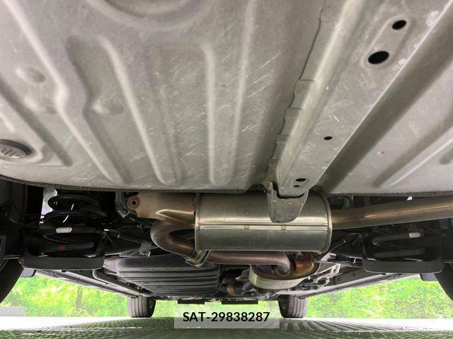 Toyota VOXY 2018-02 4604254-19