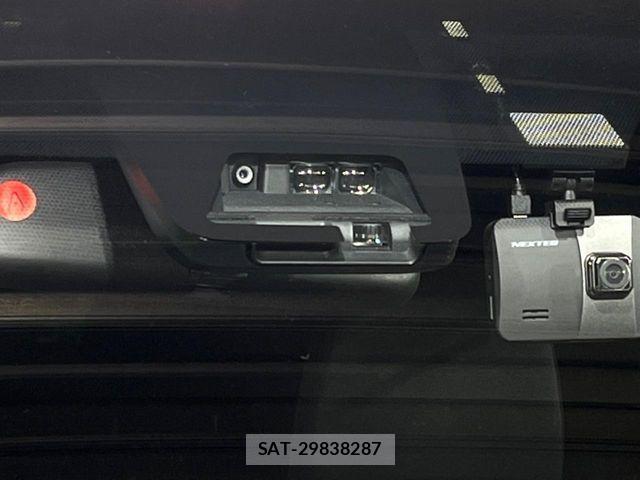 Toyota VOXY 2018-02 4604254-5