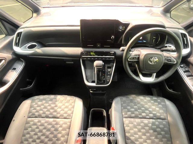 Toyota VOXY 2025-01 4604205-1