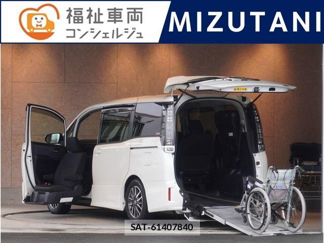 Toyota VOXY 2015-02 4759292-0