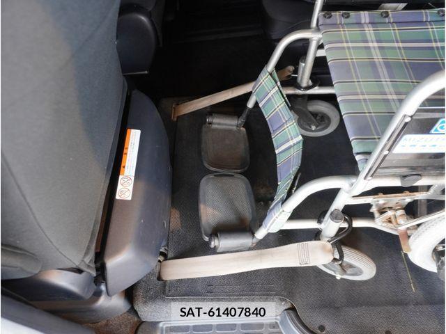 Toyota VOXY 2015-02 4759292-9