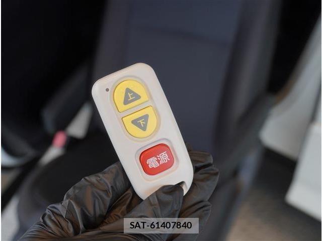 Toyota VOXY 2015-02 4759292-16