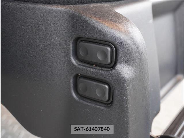 Toyota VOXY 2015-02 4759292-19
