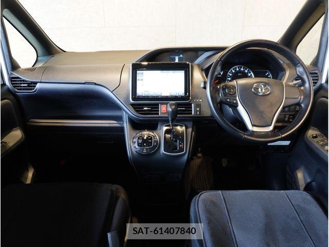 Toyota VOXY 2015-02 4759292-21