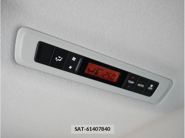 Toyota VOXY 2015-02 4759292-25