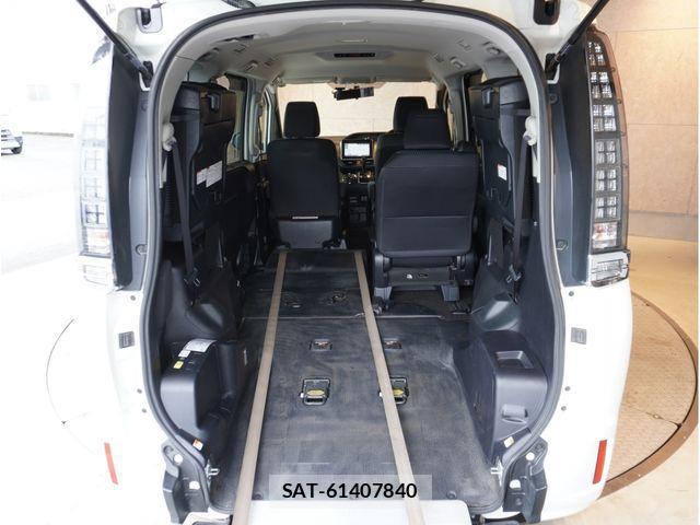 Toyota VOXY 2015-02 4759292-5