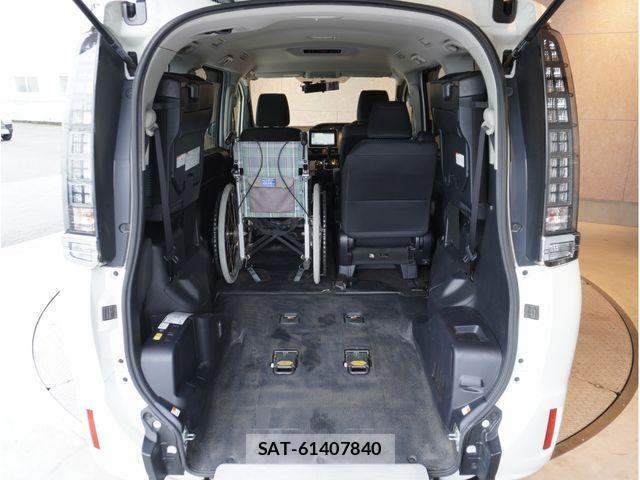 Toyota VOXY 2015-02 4759292-7