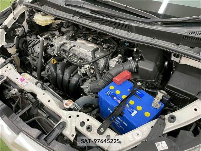 Toyota VOXY 2018-05 4759273-11