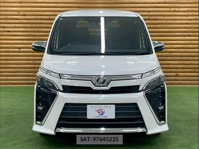 Toyota VOXY 2018-05 4759273-12