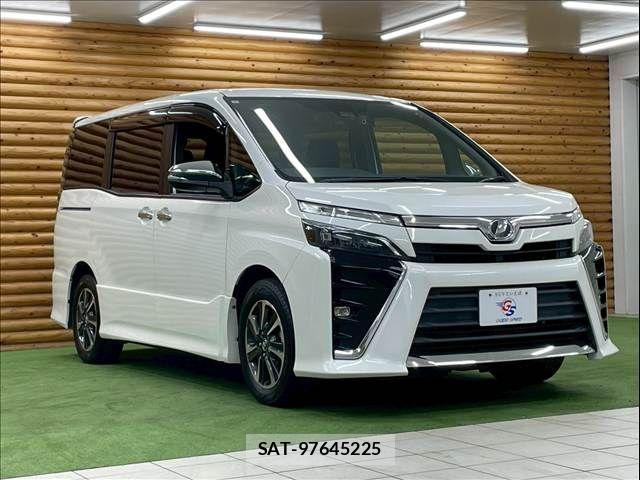 Toyota VOXY 2018-05 4759273-15