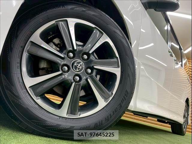 Toyota VOXY 2018-05 4759273-19