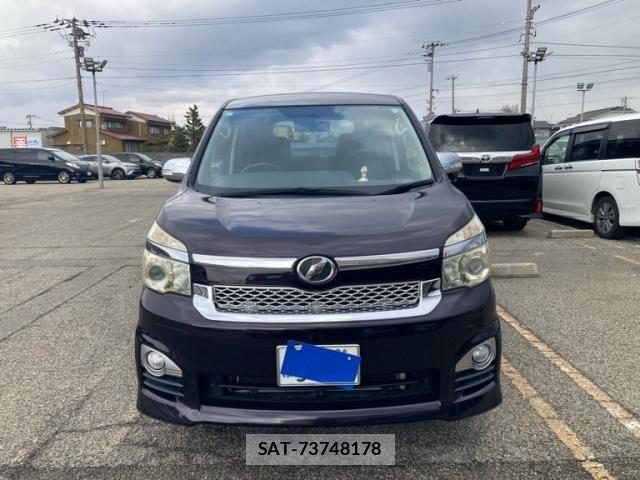 Toyota VOXY 2013-07 4759324-0