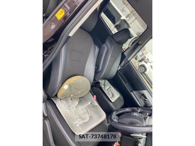 Toyota VOXY 2013-07 4759324-12