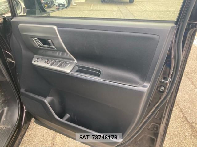 Toyota VOXY 2013-07 4759324-13