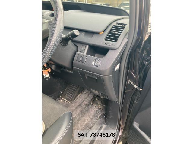 Toyota VOXY 2013-07 4759324-17