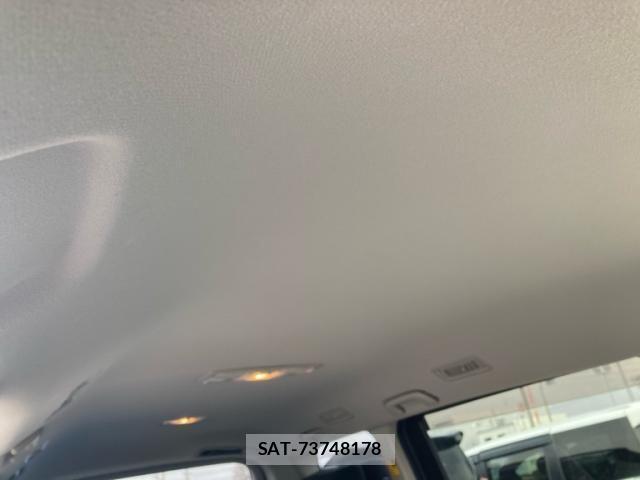 Toyota VOXY 2013-07 4759324-18