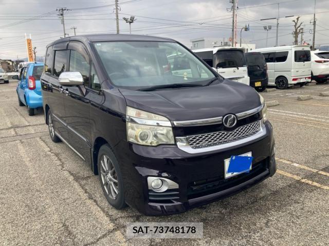 Toyota VOXY 2013-07 4759324-1