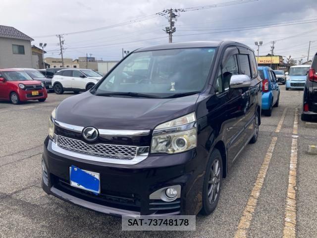 Toyota VOXY 2013-07 4759324-2