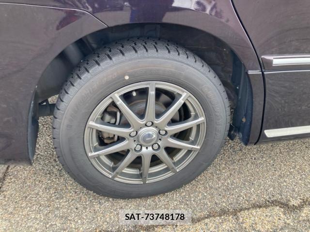 Toyota VOXY 2013-07 4759324-7