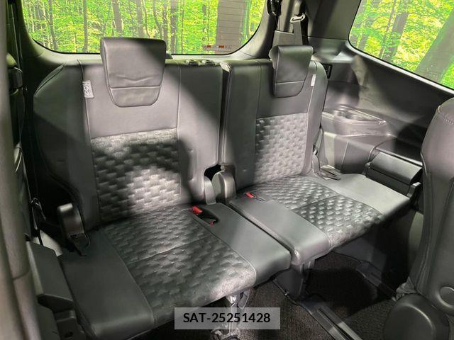 Toyota VOXY 2023-03 4993520-9