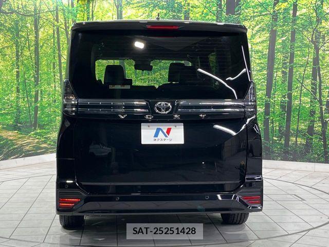 Toyota VOXY 2023-03 4993520-15