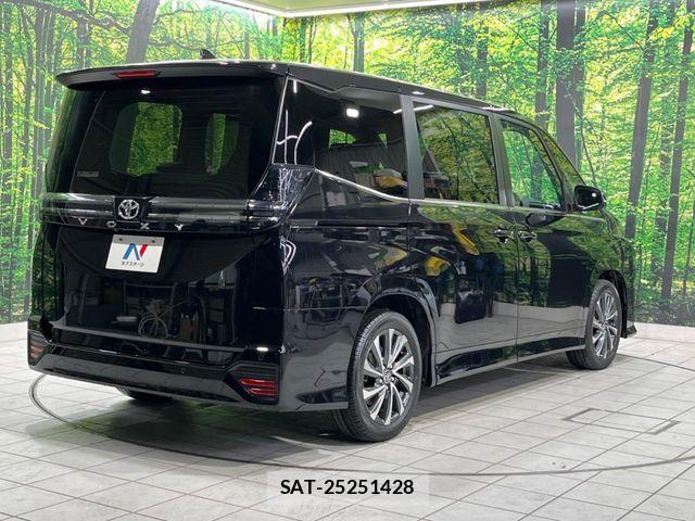 Toyota VOXY 2023-03 4993520-17